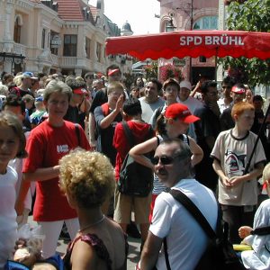 Gespanntes Warten auf den Ministerpräsidenten und die Verlosung
